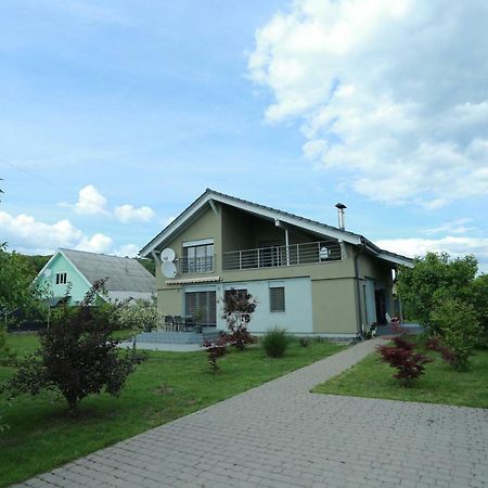 Sentis Hotel Uzhhorod Exterior foto
