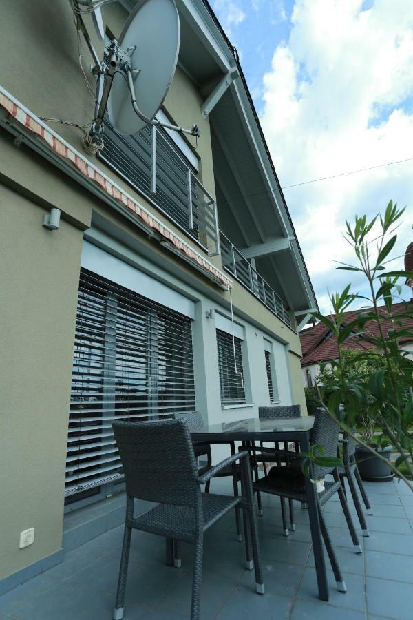 Sentis Hotel Uzhhorod Exterior foto